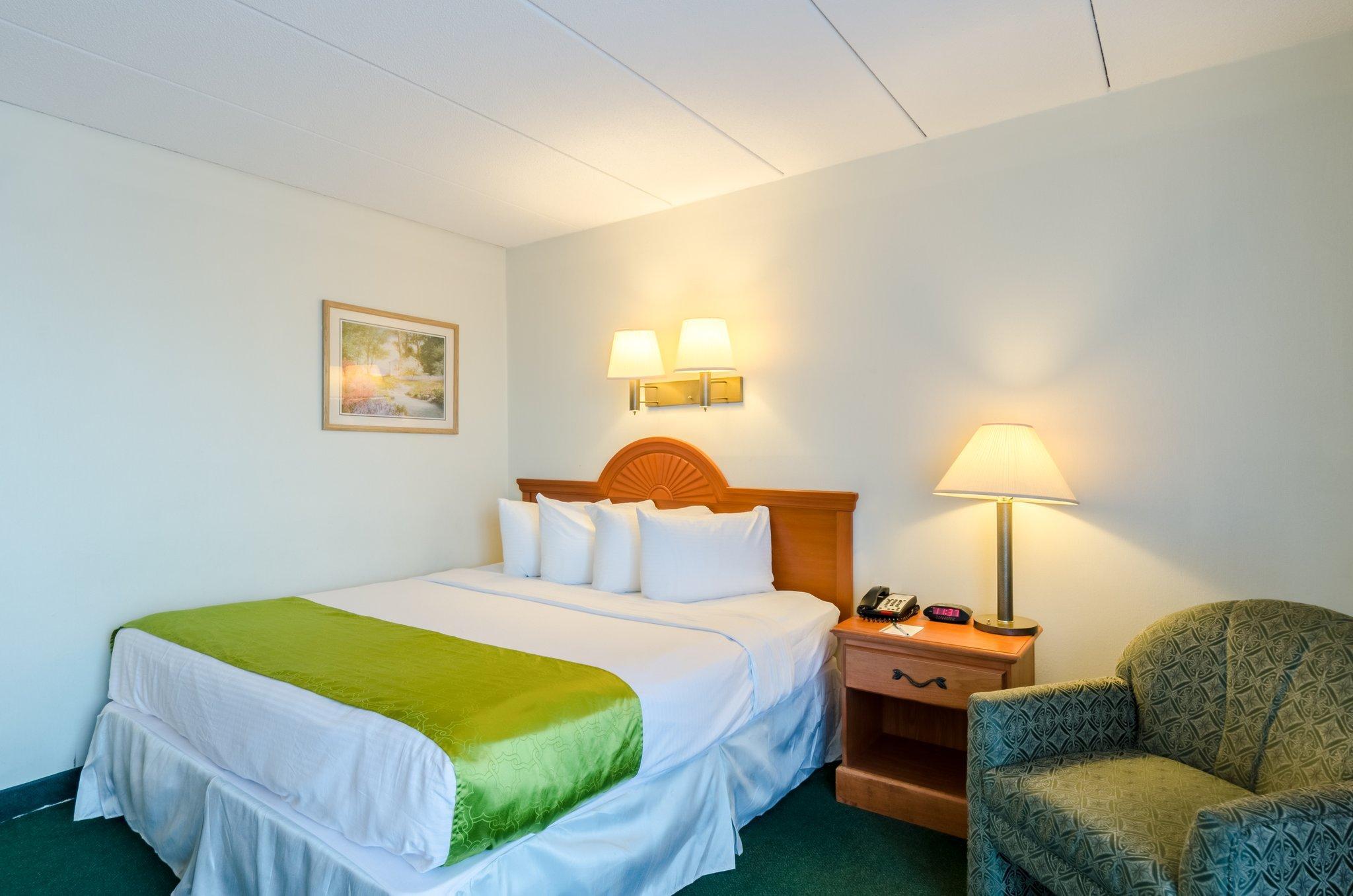 Quality Inn West Springfield Exterior photo
